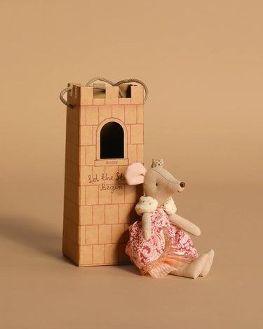 Maileg, Queen Mouse Mum