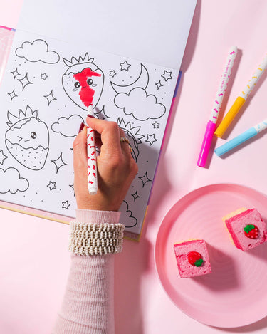 Kawaii Club Colouring Kit