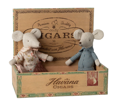Maileg, Grandma and Grandpa (Nanna and Grandad) in Cigarbox 2026