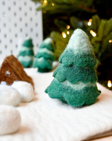 Tara Treasures, Felt Snow Ice Rink Play Mat Playscape
